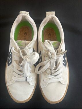 Cariuma CATIBA Pro Skate Sneakers with Black Chevron Detail